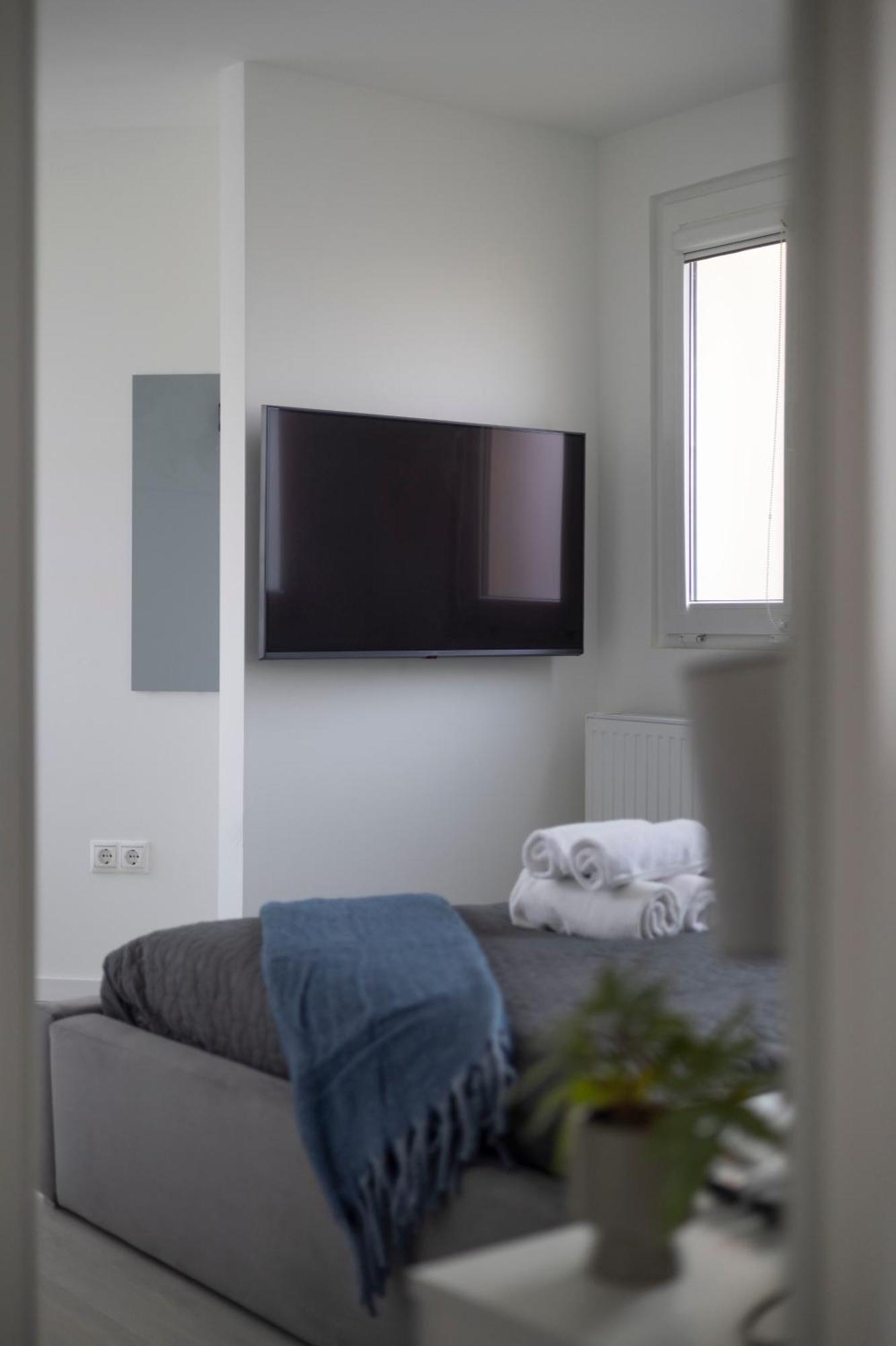 Apartament Deluxe & Minimalistic In The Heart Of