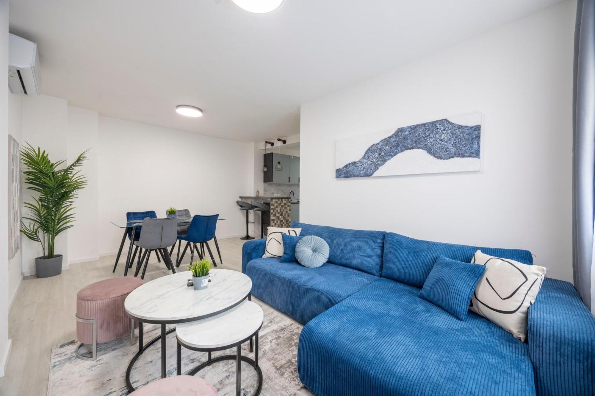 Deluxe & Minimalistic In The Heart Of Apartament *
