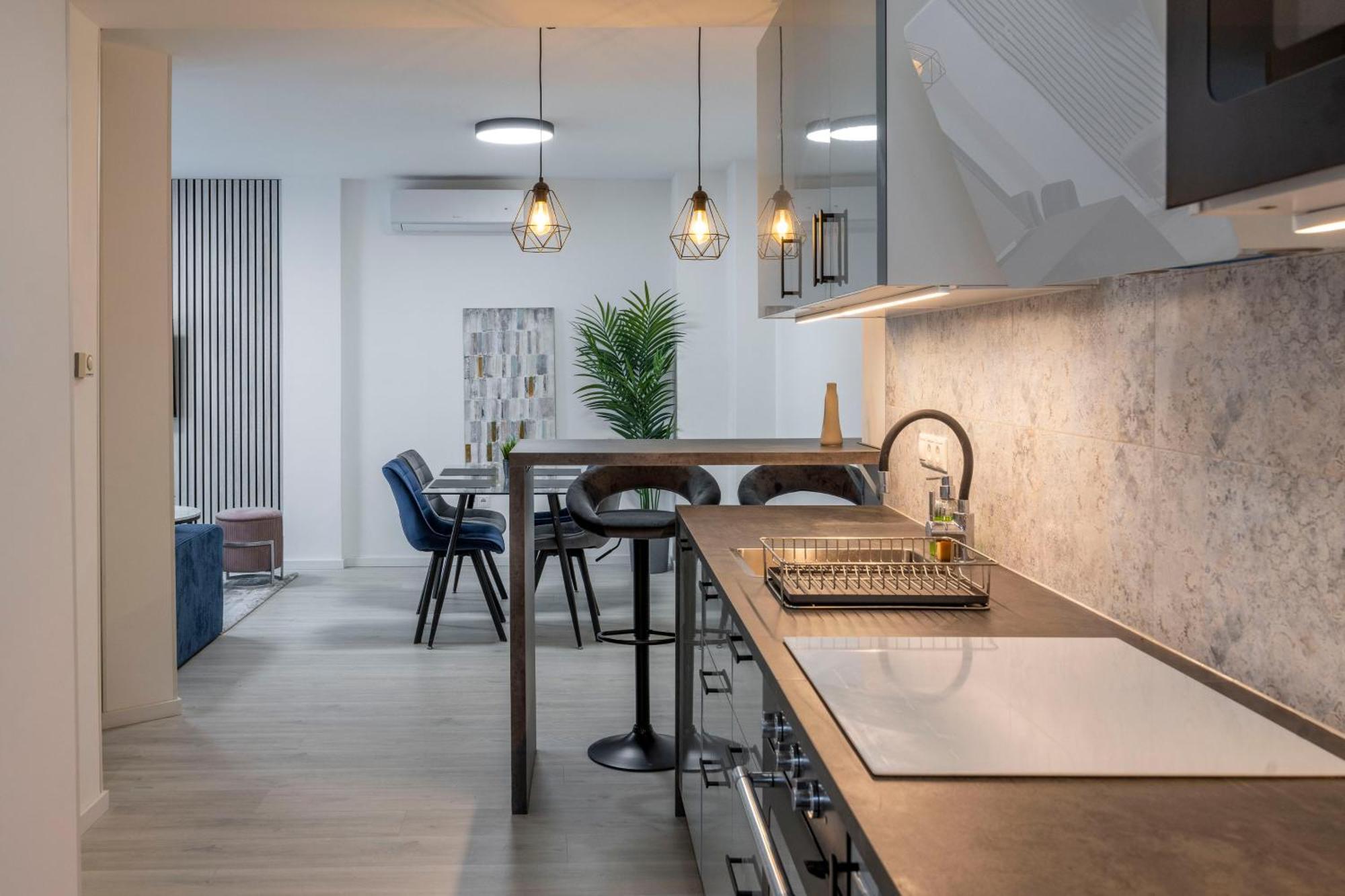 Deluxe & Minimalistic In The Heart Of Apartament